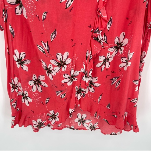 Torrid Size 2 2X Pink Floral Shirt Plus Short Sleeves Ruffled Split Back Rayon - Picture 7 of 10
